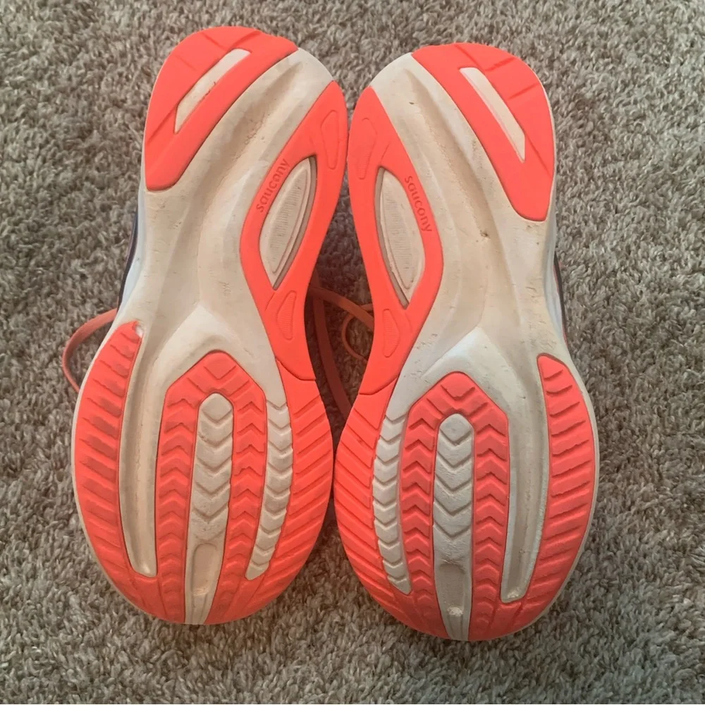 Saucony coral orange running‎ shoes size 7.5 workout walking gym comfort shoes